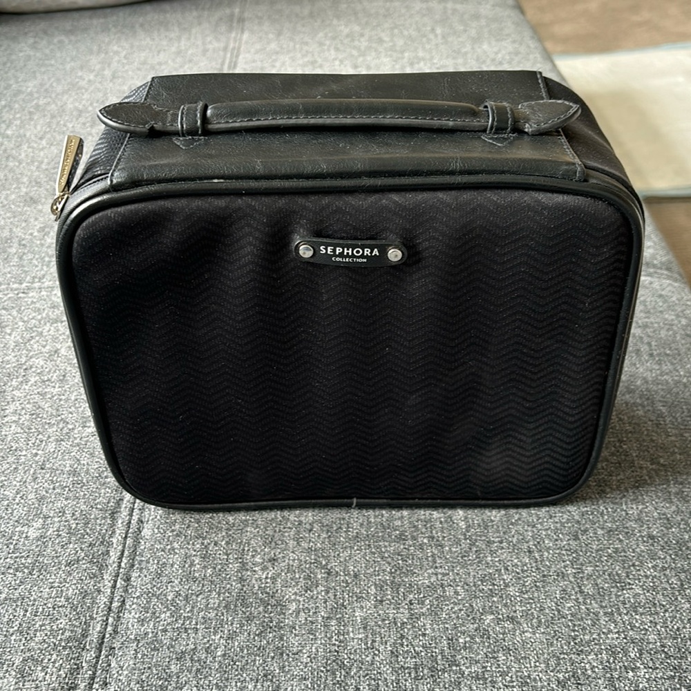Sephora Collection make up case.